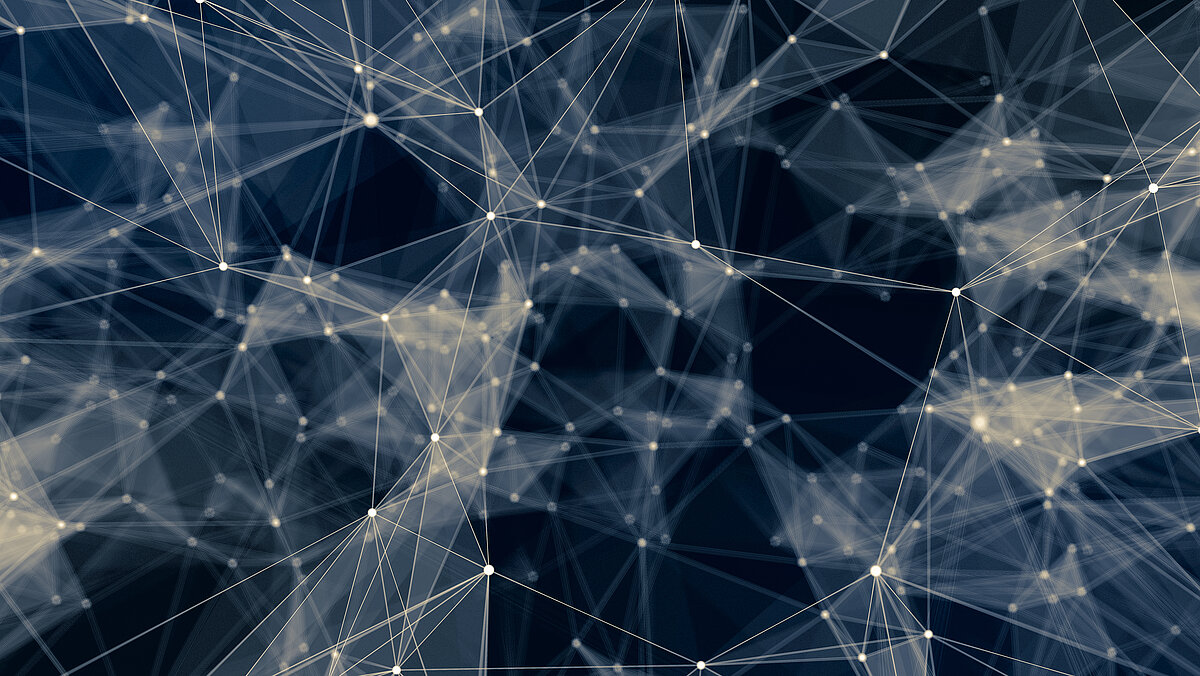 Blaues digitalisiertes Netzwerk vor schwarzem Hintergrund